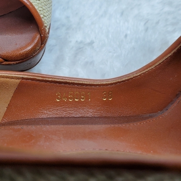 Alexander mcqueen peeptoe pumps. Size 38. VGUC. Minor signs of wear. - Picture 4 of 9